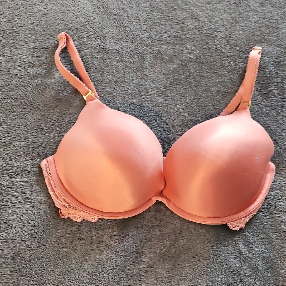Victoria's Secret Coral Lace Accent Bra